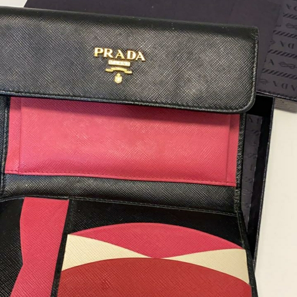 SOLD Prada wallet - Picture 3 of 8